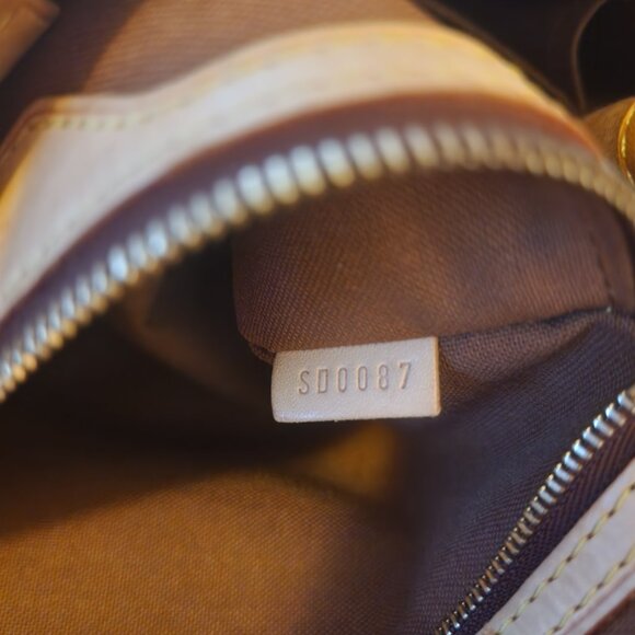 Loius Vuitton Monogram Batignolles Horizontal - Picture 2 of 7